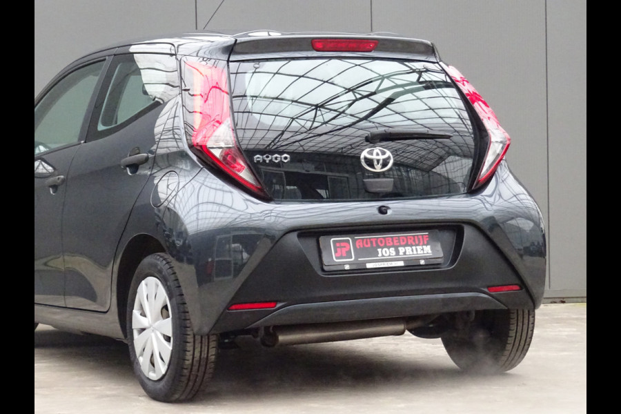 Toyota Aygo 1.0 VVT-i x-fun * BLUETOOTH * LED * GOED ONDERH. !!