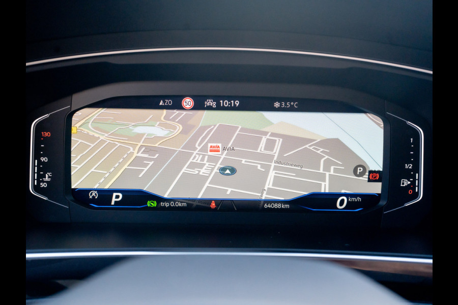 Volkswagen Tiguan 1.5 TSI R-Line Business+ | 360 Camera | 20'' | IQ Light | Groot Navi | Prijs Rijklaar!!