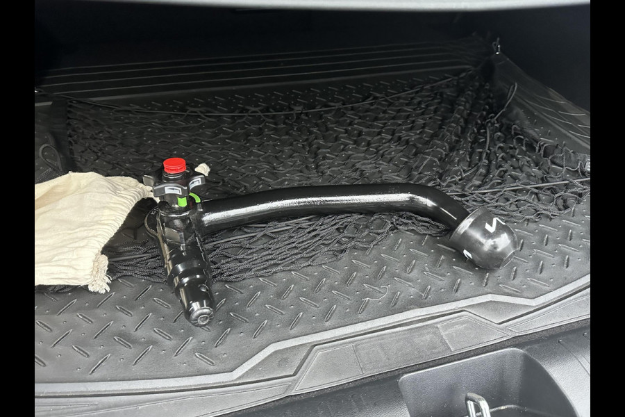 Kia Ev6 GT-Line AWD 84 kWh Facelift / Nieuw Model | Warmtepomp | Meridian Audio | Elektrisch Panoramadak | Afneembare Trekhaak | 360° Camera | Elektrische Stoelen met Geheugen | Stoel- & Stuurverwarming | Head-Up Display | Kia Garantie tot 2035 | Origineel NL-Auto | 1e Eigenaar / 7000KM!