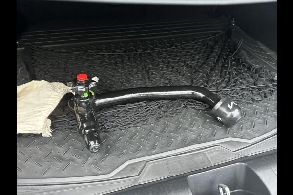 Kia Ev6 GT-Line AWD 84 kWh Facelift / Nieuw Model | Warmtepomp | Meridian Audio | Elektrisch Panoramadak | Afneembare Trekhaak | 360° Camera | Elektrische Stoelen met Geheugen | Stoel- & Stuurverwarming | Head-Up Display | Kia Garantie tot 2035 | Origineel NL-Auto | 1e Eigenaar / 7000KM!