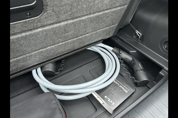 Kia Ev6 GT-Line AWD 84 kWh Facelift / Nieuw Model | Warmtepomp | Meridian Audio | Elektrisch Panoramadak | Afneembare Trekhaak | 360° Camera | Elektrische Stoelen met Geheugen | Stoel- & Stuurverwarming | Head-Up Display | Kia Garantie tot 2035 | Origineel NL-Auto | 1e Eigenaar / 7000KM!