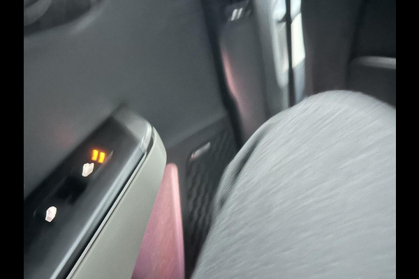 Kia Ev6 GT-Line AWD 84 kWh Facelift / Nieuw Model | Warmtepomp | Meridian Audio | Elektrisch Panoramadak | Afneembare Trekhaak | 360° Camera | Elektrische Stoelen met Geheugen | Stoel- & Stuurverwarming | Head-Up Display | Kia Garantie tot 2035 | Origineel NL-Auto | 1e Eigenaar / 7000KM!