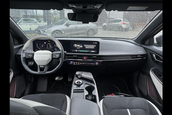 Kia Ev6 GT-Line AWD 84 kWh Facelift / Nieuw Model | Warmtepomp | Meridian Audio | Elektrisch Panoramadak | Afneembare Trekhaak | 360° Camera | Elektrische Stoelen met Geheugen | Stoel- & Stuurverwarming | Head-Up Display | Kia Garantie tot 2035 | Origineel NL-Auto | 1e Eigenaar / 7000KM!