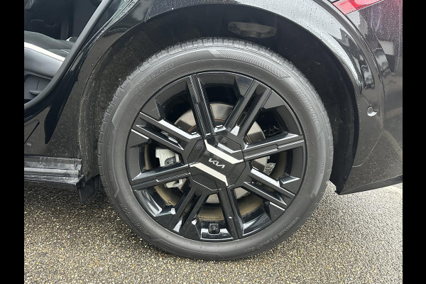 Kia Ev6 GT-Line AWD 84 kWh Facelift / Nieuw Model | Warmtepomp | Meridian Audio | Elektrisch Panoramadak | Afneembare Trekhaak | 360° Camera | Elektrische Stoelen met Geheugen | Stoel- & Stuurverwarming | Head-Up Display | Kia Garantie tot 2035 | Origineel NL-Auto | 1e Eigenaar / 7000KM!