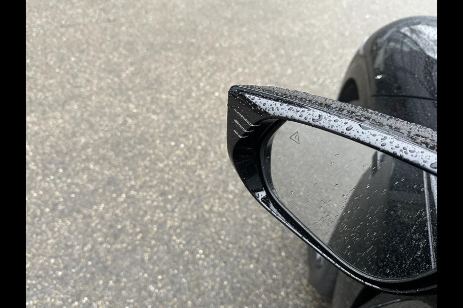 Kia Ev6 GT-Line AWD 84 kWh Facelift / Nieuw Model | Warmtepomp | Meridian Audio | Elektrisch Panoramadak | Afneembare Trekhaak | 360° Camera | Elektrische Stoelen met Geheugen | Stoel- & Stuurverwarming | Head-Up Display | Kia Garantie tot 2035 | Origineel NL-Auto | 1e Eigenaar / 7000KM!