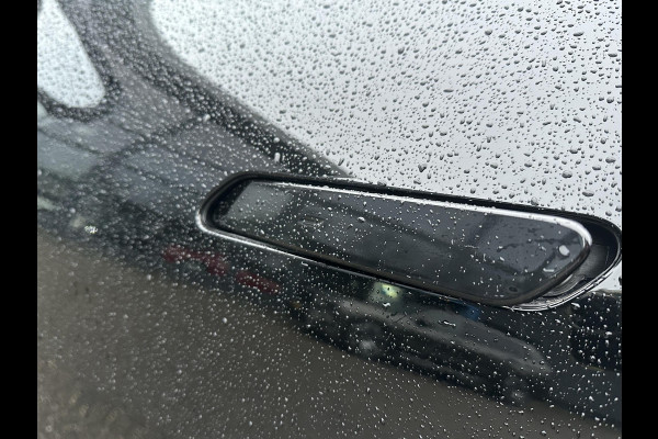Kia Ev6 GT-Line AWD 84 kWh Facelift / Nieuw Model | Warmtepomp | Meridian Audio | Elektrisch Panoramadak | Afneembare Trekhaak | 360° Camera | Elektrische Stoelen met Geheugen | Stoel- & Stuurverwarming | Head-Up Display | Kia Garantie tot 2035 | Origineel NL-Auto | 1e Eigenaar / 7000KM!