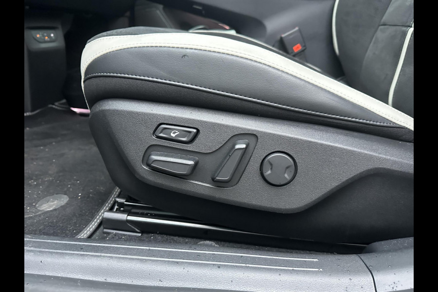 Kia Ev6 GT-Line AWD 84 kWh Facelift / Nieuw Model | Warmtepomp | Meridian Audio | Elektrisch Panoramadak | Afneembare Trekhaak | 360° Camera | Elektrische Stoelen met Geheugen | Stoel- & Stuurverwarming | Head-Up Display | Kia Garantie tot 2035 | Origineel NL-Auto | 1e Eigenaar / 7000KM!