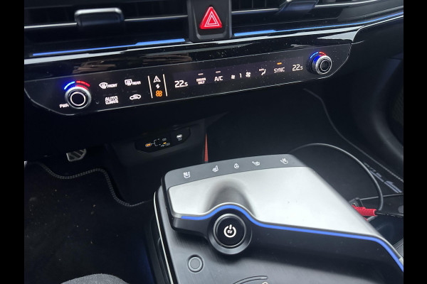 Kia Ev6 GT-Line AWD 84 kWh Facelift / Nieuw Model | Warmtepomp | Meridian Audio | Elektrisch Panoramadak | Afneembare Trekhaak | 360° Camera | Elektrische Stoelen met Geheugen | Stoel- & Stuurverwarming | Head-Up Display | Kia Garantie tot 2035 | Origineel NL-Auto | 1e Eigenaar / 7000KM!