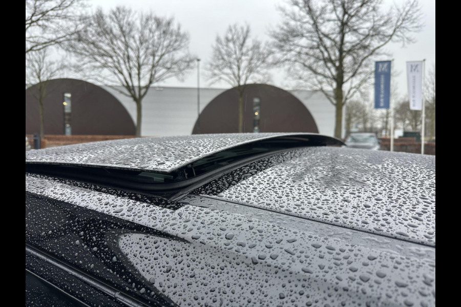 Kia Ev6 GT-Line AWD 84 kWh Facelift / Nieuw Model | Warmtepomp | Meridian Audio | Elektrisch Panoramadak | Afneembare Trekhaak | 360° Camera | Elektrische Stoelen met Geheugen | Stoel- & Stuurverwarming | Head-Up Display | Kia Garantie tot 2035 | Origineel NL-Auto | 1e Eigenaar / 7000KM!