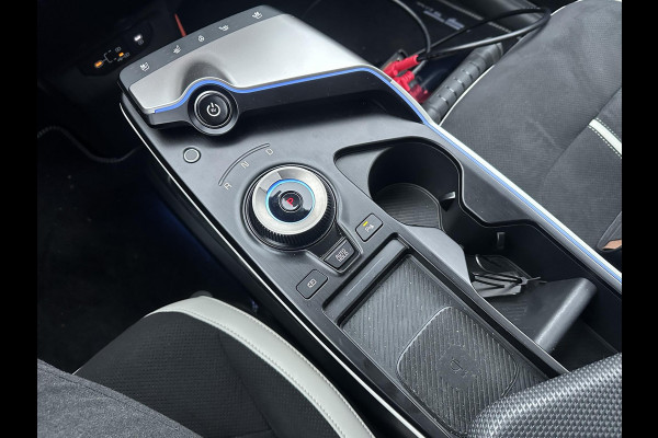 Kia Ev6 GT-Line AWD 84 kWh Facelift / Nieuw Model | Warmtepomp | Meridian Audio | Elektrisch Panoramadak | Afneembare Trekhaak | 360° Camera | Elektrische Stoelen met Geheugen | Stoel- & Stuurverwarming | Head-Up Display | Kia Garantie tot 2035 | Origineel NL-Auto | 1e Eigenaar / 7000KM!