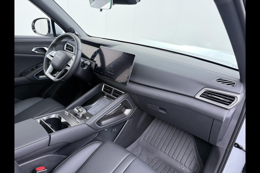 BYD ATTO 2 Boost 45 kWh DIRECT LEVERBAAR | Volledige BYD Fabrieksgarantie t/m 11-2030 of 150.000 km | Stoel & Stuurverwarming | Adaptieve Cruise | 360° Camera | Panoramadak | Dodehoekassistent | Origineel NL Auto