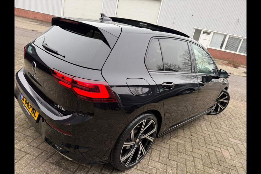 Volkswagen Golf 1.5 eTSI 2022 R-LINE DSG PANO ACC SIDE-ASSLEDER ALCANTARA