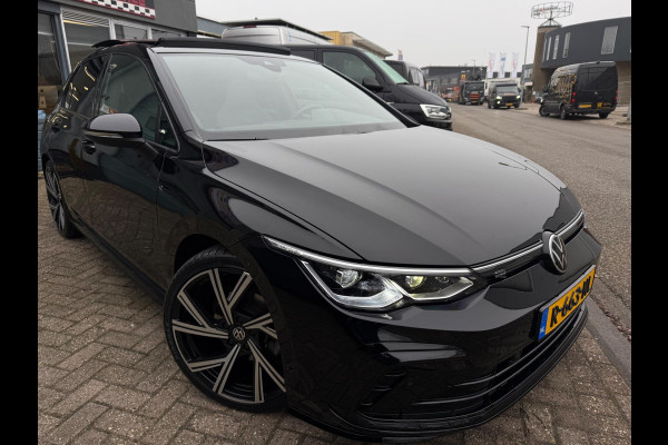 Volkswagen Golf 1.5 eTSI 2022 R-LINE DSG PANO ACC SIDE-ASSLEDER ALCANTARA