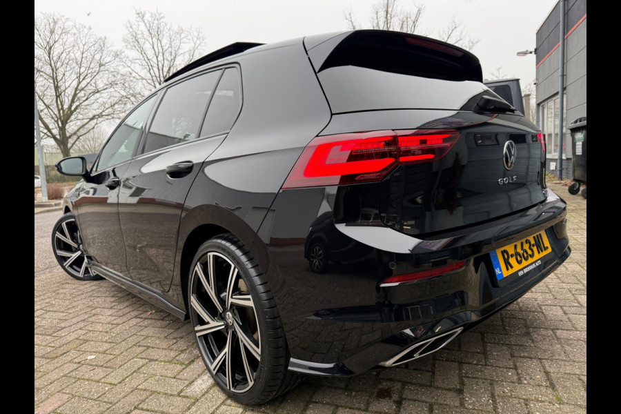 Volkswagen Golf 1.5 eTSI 2022 R-LINE DSG PANO ACC SIDE-ASSLEDER ALCANTARA