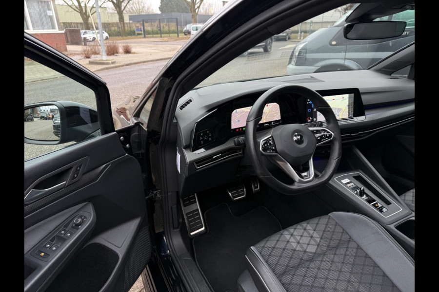 Volkswagen Golf 1.5 eTSI 2022 R-LINE DSG PANO ACC SIDE-ASSLEDER ALCANTARA