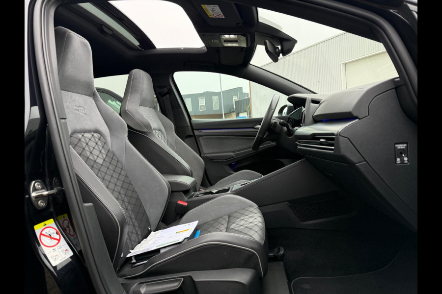 Volkswagen Golf 1.5 eTSI 2022 R-LINE DSG PANO ACC SIDE-ASSLEDER ALCANTARA