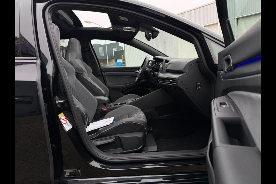 Volkswagen Golf 1.5 eTSI 2022 R-LINE DSG PANO ACC SIDE-ASSLEDER ALCANTARA