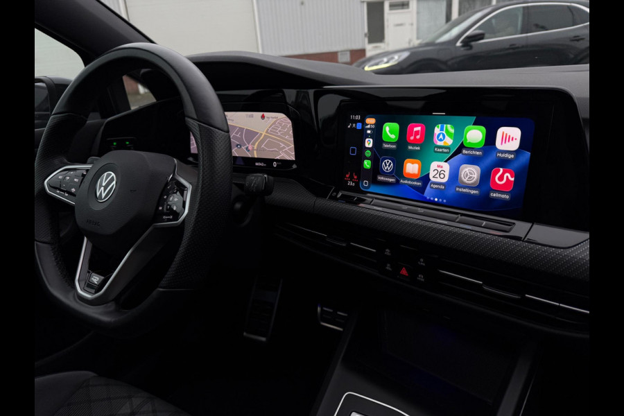 Volkswagen Golf 1.5 eTSI 2022 R-LINE DSG PANO ACC SIDE-ASSLEDER ALCANTARA