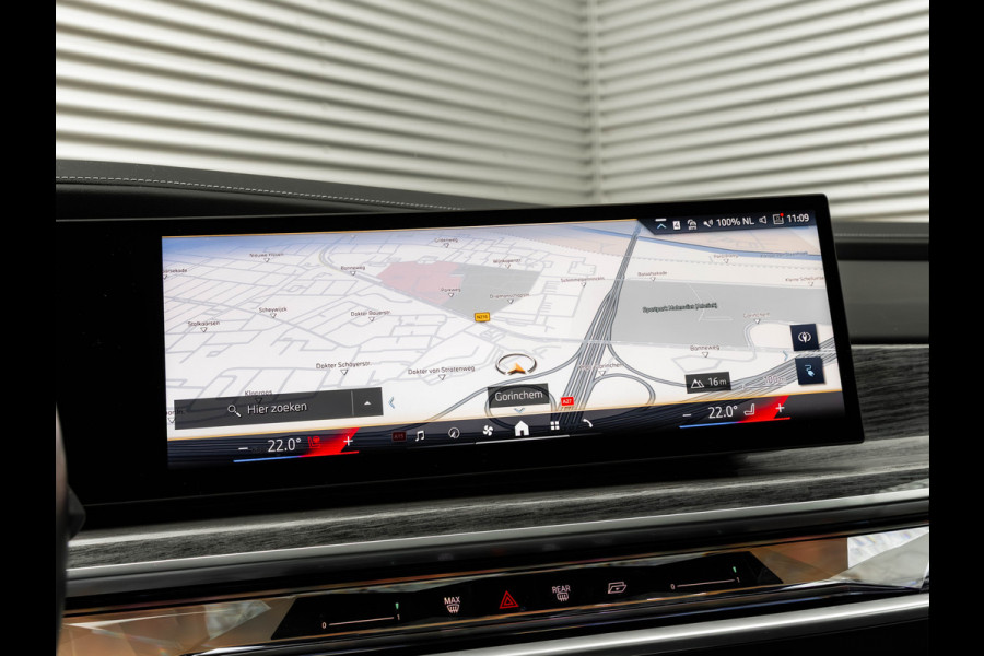 BMW i7 eDrive50 - M-Sport Pro - Skylounge - Stoelventilatie + Massage V+A - Individual Leder