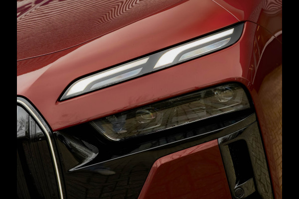 BMW i7 eDrive50 - M-Sport Pro - Skylounge - Stoelventilatie + Massage V+A - Individual Leder