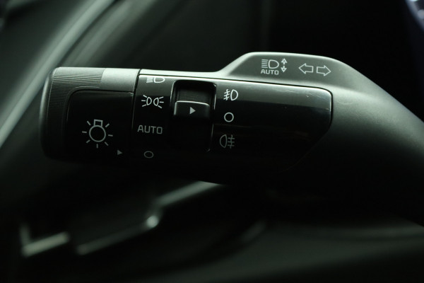Kia Niro Launch Edition Apple Carplay/Android Auto - Cruise Control - Navigatie - Stoel/Stuur Verwarming - Stoel Verkoeling - Trekhaak - Fabrieksgarantie tot 09-2029