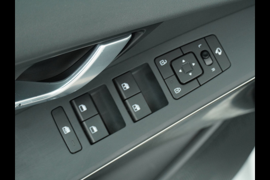 Kia Niro 1.6 GDi Hybrid DynamicLine Apple Carplay/Android Auto - Cruise Control - Climate Control - Navigatie - Achteruitrijcamera - Fabrieksgarantie tot 03-2030