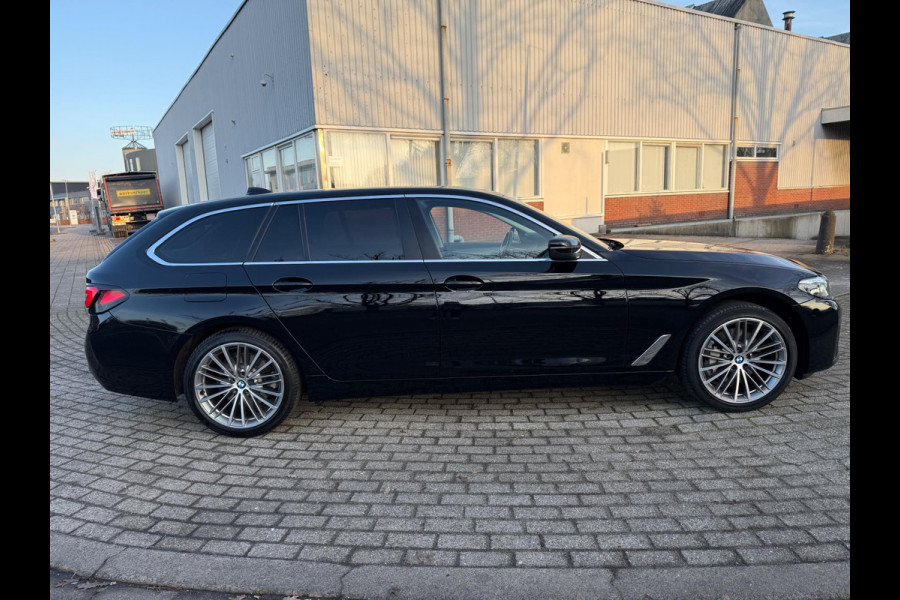 BMW 5 Serie Touring 530i HYBRID 2022 HIGH EXECUTIVE AUT LEDER CARPLAY LUXE