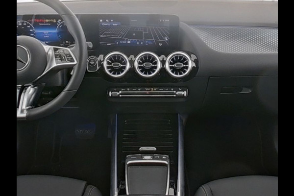 Mercedes-Benz GLA 250 e Plug-In Hybride Trekhaak | Distronic | Sfeerverlichting | Stuur en Stoelverwarming | Ledkoplampen Inclusief 24 maanden MB Certified garantie voor Europa.