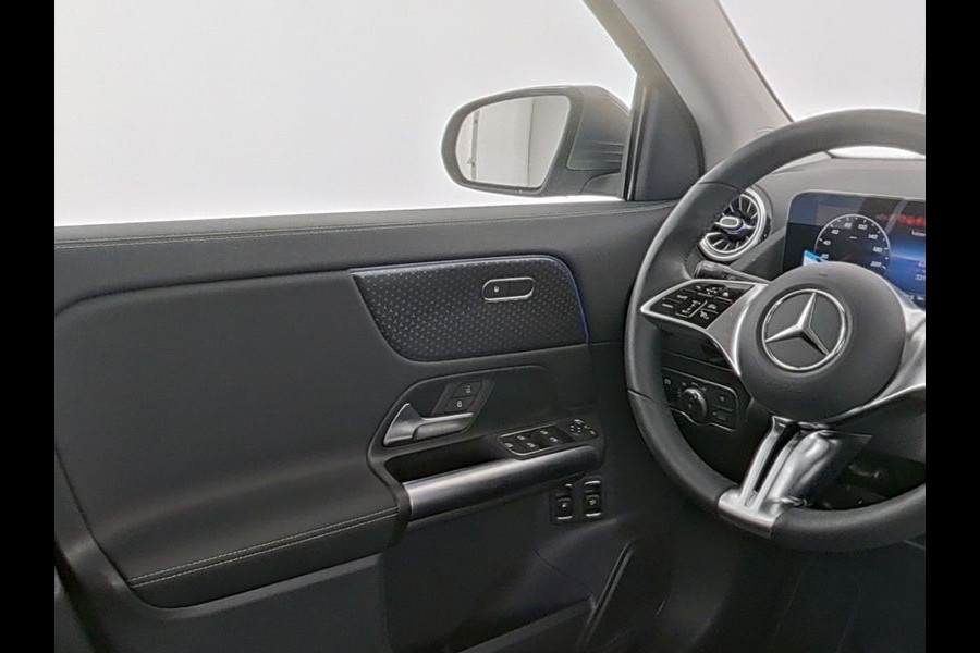 Mercedes-Benz GLA 250 e Plug-In Hybride Trekhaak | Distronic | Sfeerverlichting | Stuur en Stoelverwarming | Ledkoplampen Inclusief 24 maanden MB Certified garantie voor Europa.