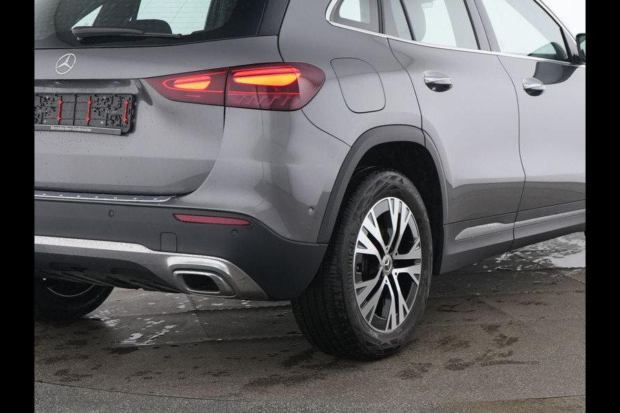 Mercedes-Benz GLA 250 e Plug-In Hybride Trekhaak | Distronic | Sfeerverlichting | Stuur en Stoelverwarming | Ledkoplampen Inclusief 24 maanden MB Certified garantie voor Europa.