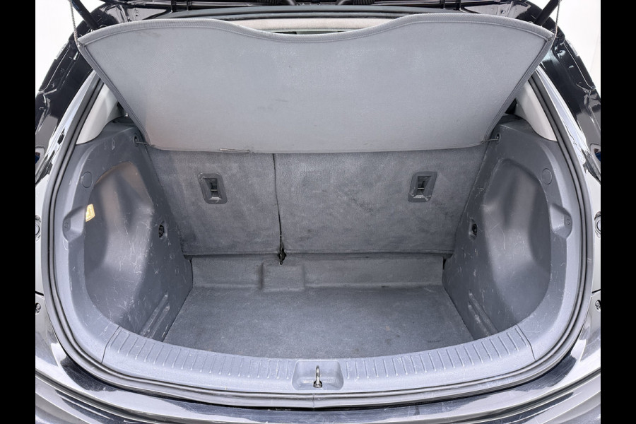 Opel Ampera-E 65kWh SOH 100% Leer Stuur+Stoelverwarming Camera Ecc Adap.Cruise Apple Carplay Android Auto Pdc Bose®-Sound Innovation Business  Autom.Inparkeren Dodehoek BTMS Assistent Lane Assist Lmv 17" Isofix Led Rijstrooksensor Keyless Xenon Wifi Origineel Nederlandse Auto, licht van gewicht, -en zeer energie-efficient!