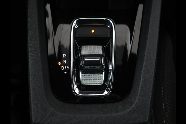 Škoda Octavia 1.0 e-TSI Sport | Trekhaak | Carplay | Navigatie | Sportstoelen | Full LED | 18'' | Parkeerhulp | Sfeerverlichting | Cruise control | Climate control | Bluetooth