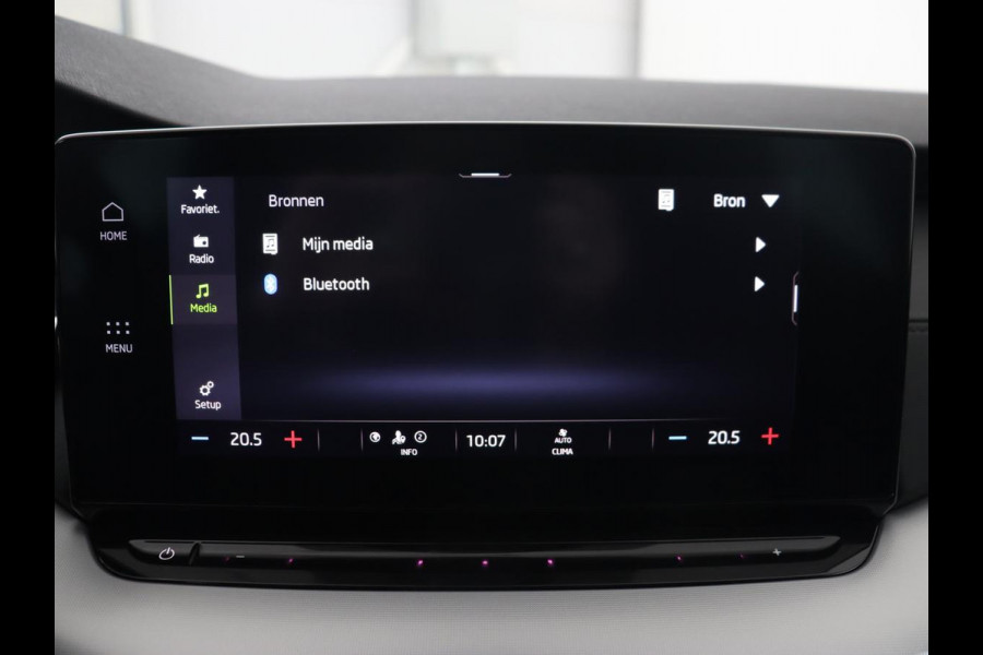 Škoda Octavia 1.0 e-TSI Sport | Trekhaak | Carplay | Navigatie | Sportstoelen | Full LED | 18'' | Parkeerhulp | Sfeerverlichting | Cruise control | Climate control | Bluetooth