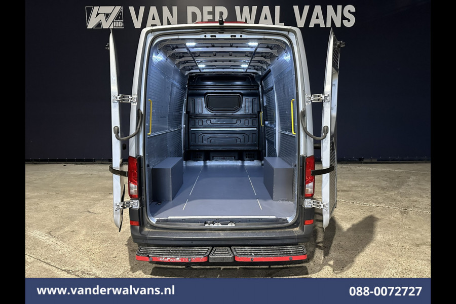 Volkswagen Crafter 2.0 TDI 141pk L3H3 L2H2 Euro6 Airco | Camera | Apple Carplay | Cruisecontrol Android Auto, Parkeersensoren, Bijrijdersbank, 3000kg Trekvermogen, zilver