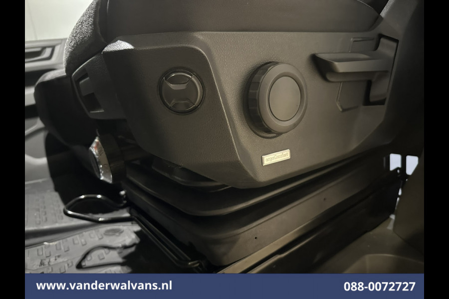 Volkswagen Crafter 2.0 TDI 141pk L3H3 L2H2 Euro6 Airco | Camera | Apple Carplay | Cruisecontrol Android Auto, Parkeersensoren, Bijrijdersbank, 3000kg Trekvermogen, zilver