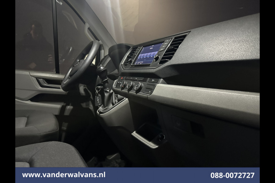 Volkswagen Crafter 2.0 TDI 140pk L3H3 L2H2 Euro6 Airco | Navigatie | Apple Carplay | Cruisecontrol Android Auto, Bijrijdersbank, 3000kg trekvermogen, zilver