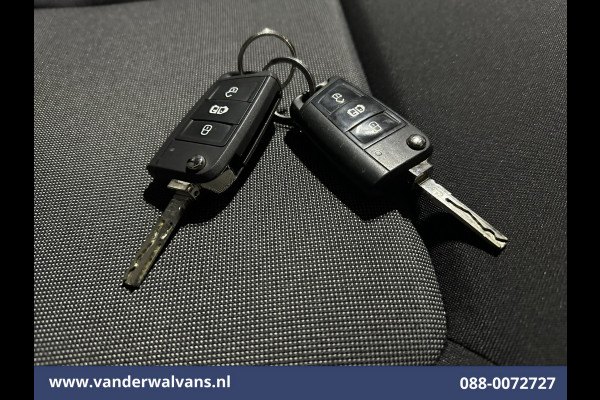 Volkswagen Crafter 2.0 TDI 140pk L3H3 L2H2 Euro6 Airco | Navigatie | Apple Carplay | Cruisecontrol Android Auto, Bijrijdersbank, 3000kg trekvermogen, zilver