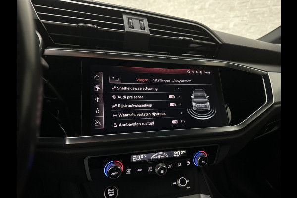 Audi Q3 Sportback 35 TFSI S-Line Sportpack | Sfeerverlichting | Keyless-Entry | Full-LED | Black-Optic | Audi-Sound | Carplay | Virtual-Cockpit | Climate-Control | Draadloos Laden | Dodehoek | Lane Assist | Autom. Achterklep | Bovag garantie.