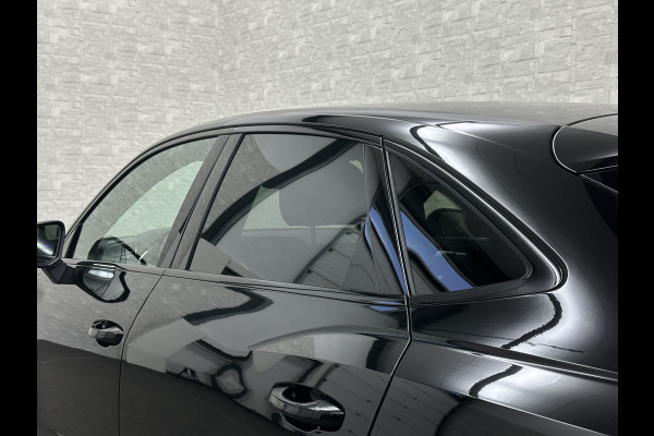 Audi Q3 Sportback 35 TFSI S-Line Sportpack | Sfeerverlichting | Keyless-Entry | Full-LED | Black-Optic | Audi-Sound | Carplay | Virtual-Cockpit | Climate-Control | Draadloos Laden | Dodehoek | Lane Assist | Autom. Achterklep | Bovag garantie.