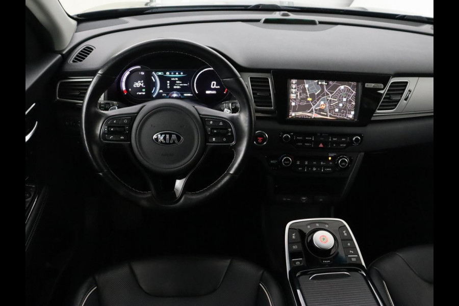 Kia e-Niro ExecutiveLine 64 kWh | Leder | Stoelventilatie | Adaptive cruise | Camera | Warmtepomp | Trekhaak | Achterbankverwarming | Carplay | Full LED | Keyless | Navigatie | JBL Sound