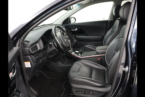 Kia e-Niro ExecutiveLine 64 kWh | Leder | Stoelventilatie | Adaptive cruise | Camera | Warmtepomp | Trekhaak | Achterbankverwarming | Carplay | Full LED | Keyless | Navigatie | JBL Sound