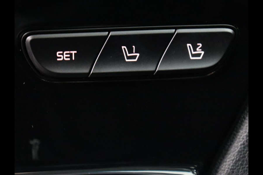 Kia e-Niro ExecutiveLine 64 kWh | Leder | Stoelventilatie | Adaptive cruise | Camera | Warmtepomp | Trekhaak | Achterbankverwarming | Carplay | Full LED | Keyless | Navigatie | JBL Sound