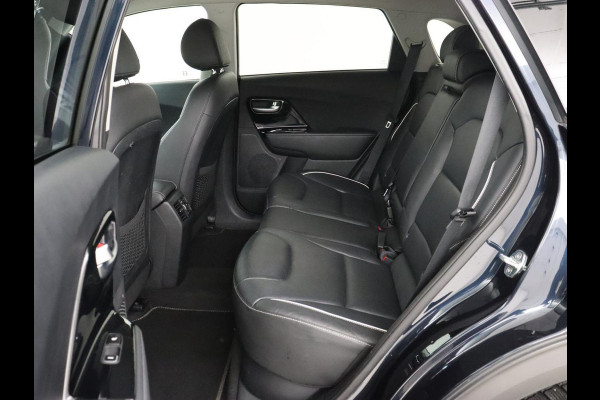 Kia e-Niro ExecutiveLine 64 kWh | Leder | Stoelventilatie | Adaptive cruise | Camera | Warmtepomp | Trekhaak | Achterbankverwarming | Carplay | Full LED | Keyless | Navigatie | JBL Sound