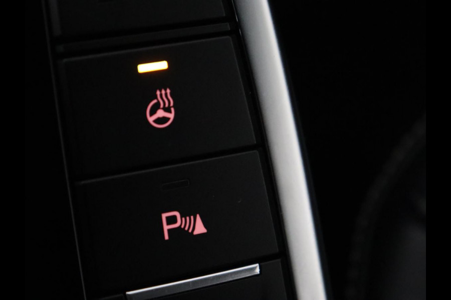 Kia e-Niro ExecutiveLine 64 kWh | Leder | Stoelventilatie | Adaptive cruise | Camera | Warmtepomp | Trekhaak | Achterbankverwarming | Carplay | Full LED | Keyless | Navigatie | JBL Sound