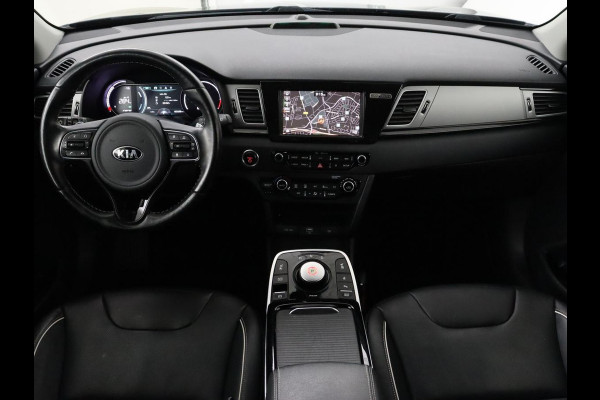 Kia e-Niro ExecutiveLine 64 kWh | Leder | Stoelventilatie | Adaptive cruise | Camera | Warmtepomp | Trekhaak | Achterbankverwarming | Carplay | Full LED | Keyless | Navigatie | JBL Sound