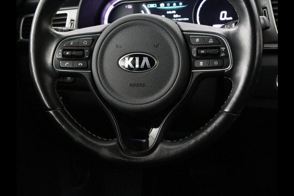 Kia e-Niro ExecutiveLine 64 kWh | Leder | Stoelventilatie | Adaptive cruise | Camera | Warmtepomp | Trekhaak | Achterbankverwarming | Carplay | Full LED | Keyless | Navigatie | JBL Sound