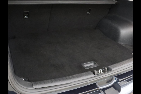 Kia e-Niro ExecutiveLine 64 kWh | Leder | Stoelventilatie | Adaptive cruise | Camera | Warmtepomp | Trekhaak | Achterbankverwarming | Carplay | Full LED | Keyless | Navigatie | JBL Sound