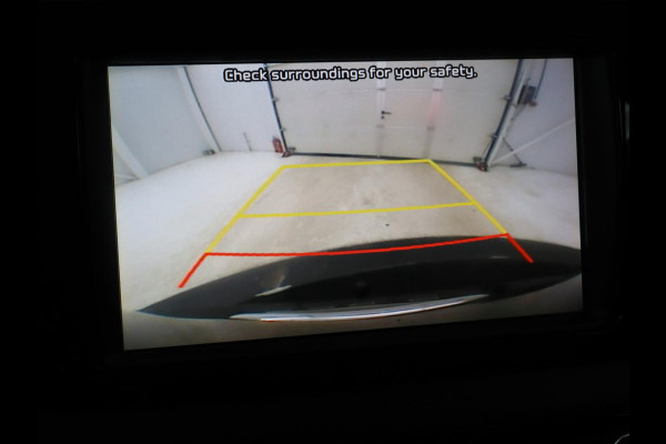 Kia e-Niro ExecutiveLine 64 kWh | Leder | Stoelventilatie | Adaptive cruise | Camera | Warmtepomp | Trekhaak | Achterbankverwarming | Carplay | Full LED | Keyless | Navigatie | JBL Sound