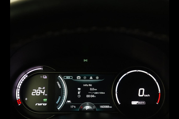 Kia e-Niro ExecutiveLine 64 kWh | Leder | Stoelventilatie | Adaptive cruise | Camera | Warmtepomp | Trekhaak | Achterbankverwarming | Carplay | Full LED | Keyless | Navigatie | JBL Sound