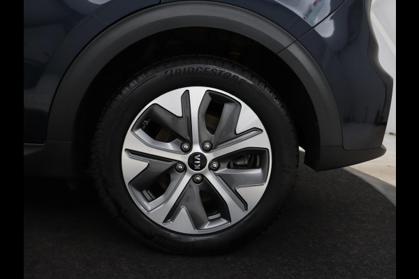 Kia e-Niro ExecutiveLine 64 kWh | Leder | Stoelventilatie | Adaptive cruise | Camera | Warmtepomp | Trekhaak | Achterbankverwarming | Carplay | Full LED | Keyless | Navigatie | JBL Sound